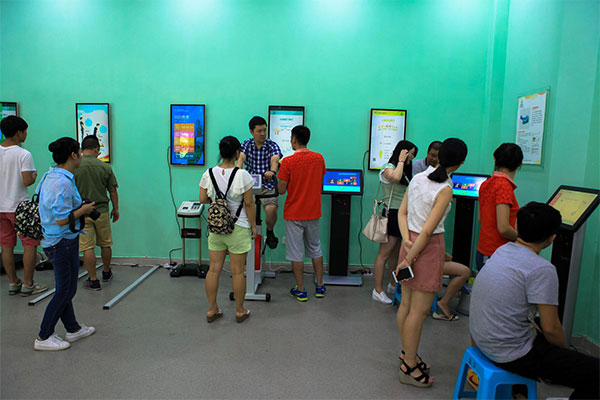 ����С�ݳ����γ����A�������ӵ����԰lչģʽ